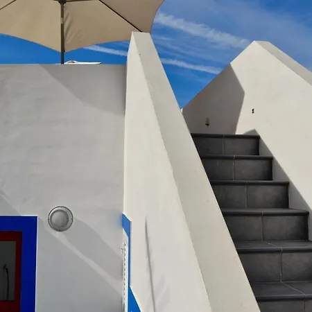 Dom wakacyjny Valley House - Village Center With Lounge Rooftop
