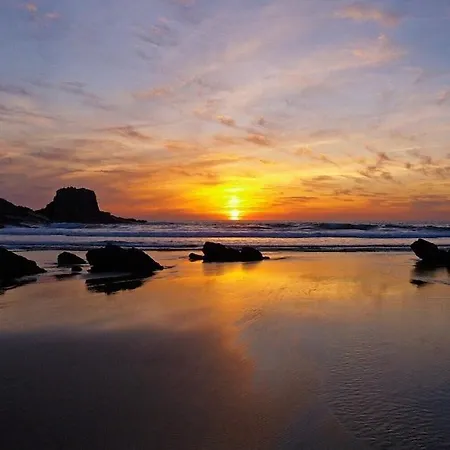 Valley House - Village Center With Lounge Rooftop 別荘